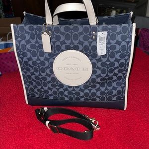 COPY - Coach Dempsey tote 40 I’m signature jacquard